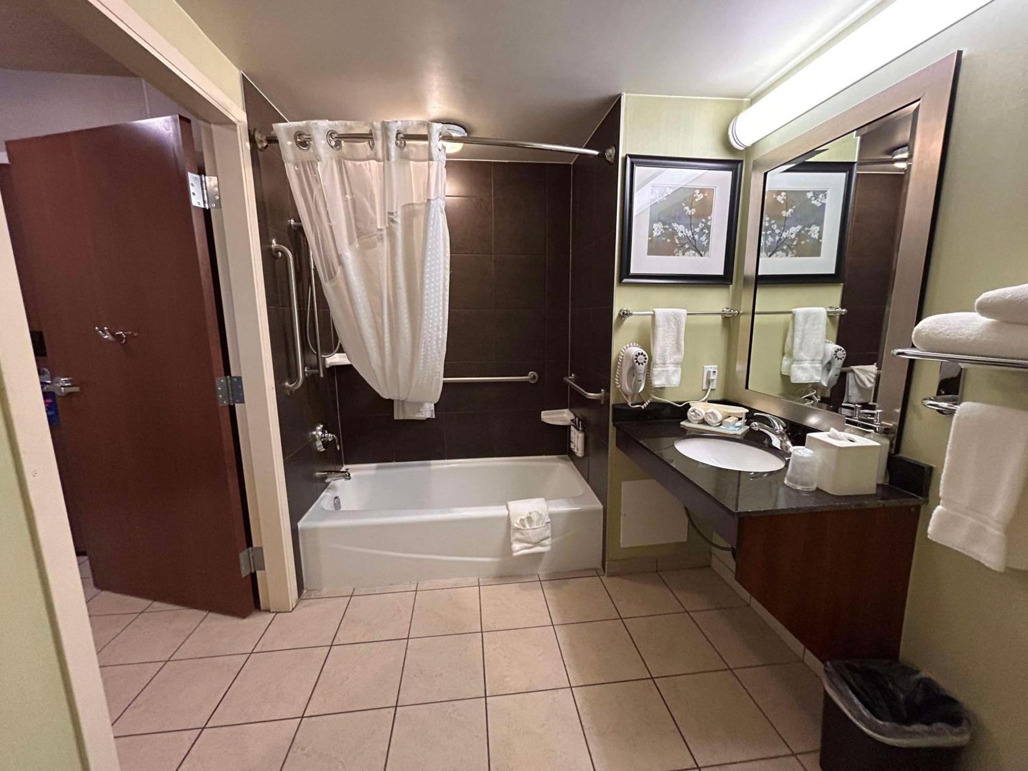 Hotel Dawson Creek, Surestay Collection By Best Western Exterior foto